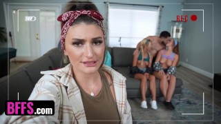BFFS – Wszystkie naturalne gorące dziewczyny Mae Milano i przyjaciele odbijają swoje grube tyłki i dzielą się ogromnymi wytryskami