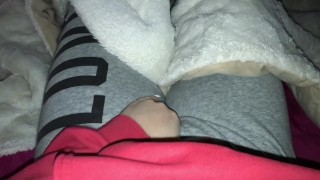 MÓJ DRUGI FILMIK Z MOIM WSPÓŁLOKATOREM POD KOŁDRĄ